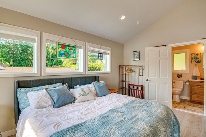 Bremerton Studio w / Bay View: Beach Access!