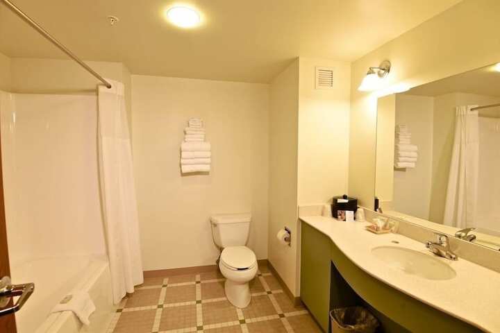 Room 13 of 38