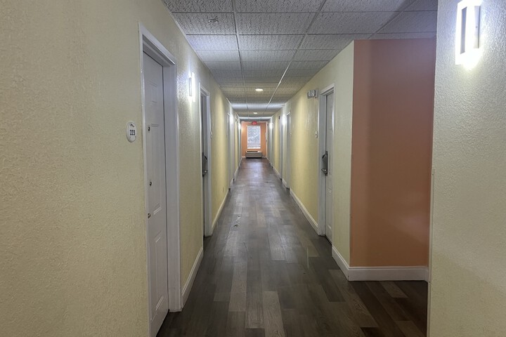 Ballroom/Hall 24 of 29