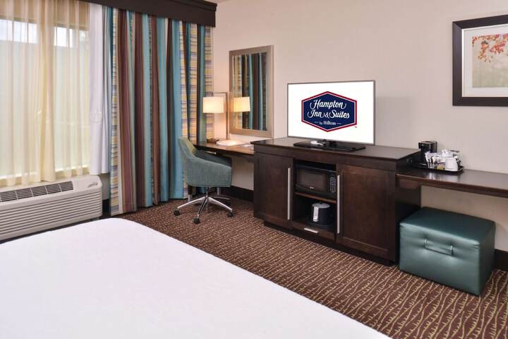 Room 32 of 53
