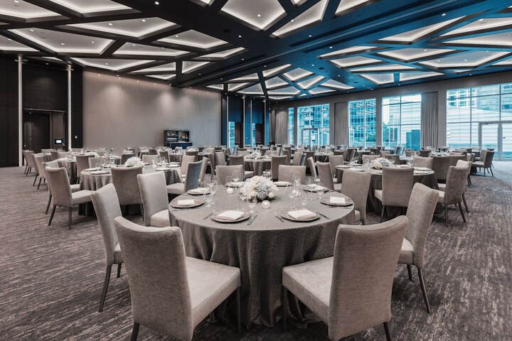 Paradox Vancouver