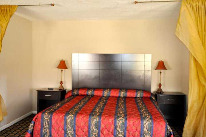 Room 16 of 32