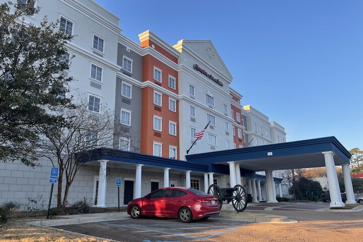 Hotel 3 of 98