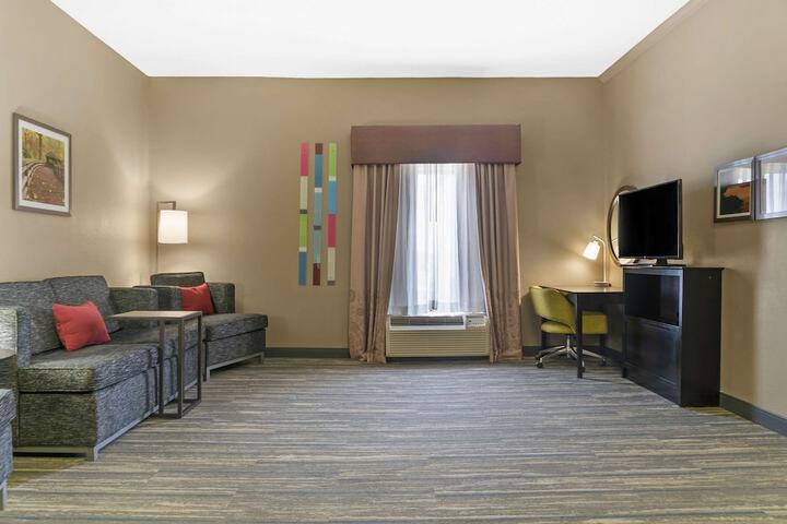 Comfort Inn & Suites Toledo North