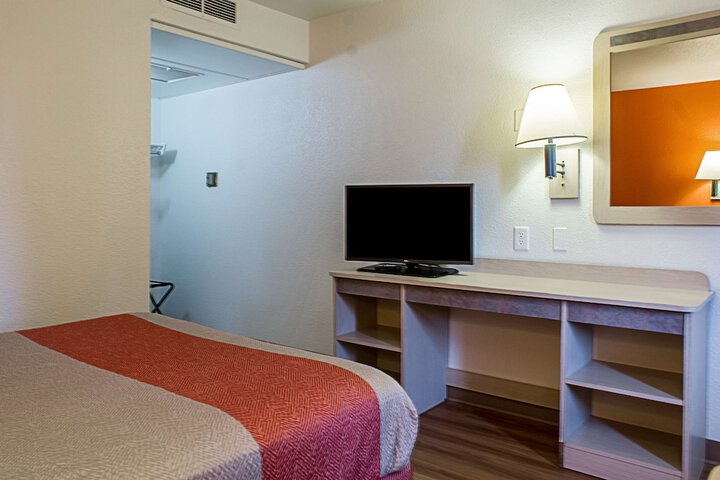 Room 29 of 35