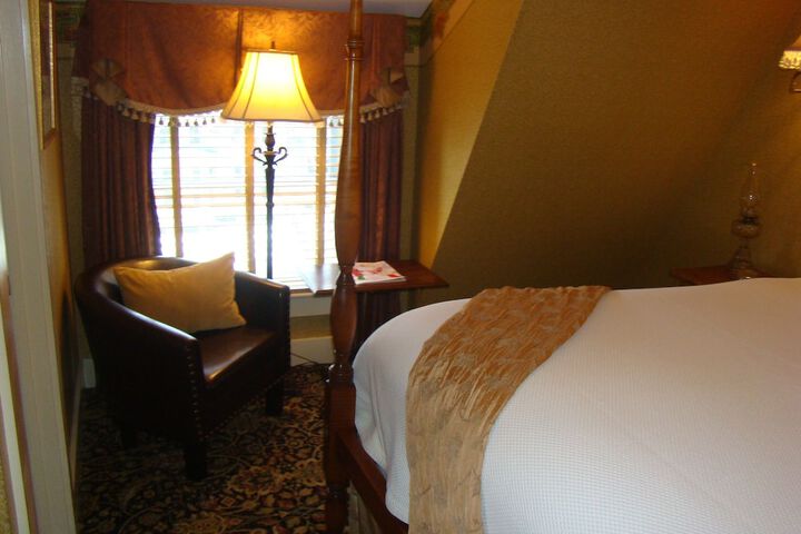Room 46 of 84