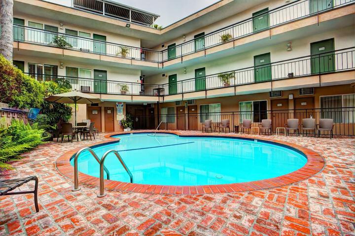 Pool 6 of 30