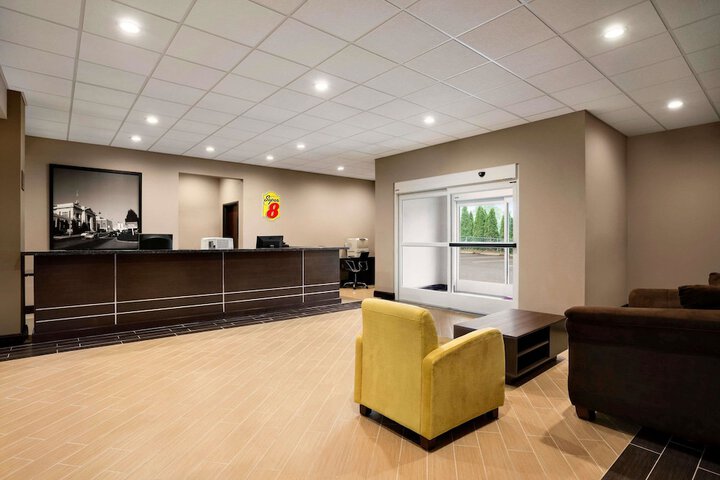 Super 8 by Wyndham Hershey Chocolate Avenue
