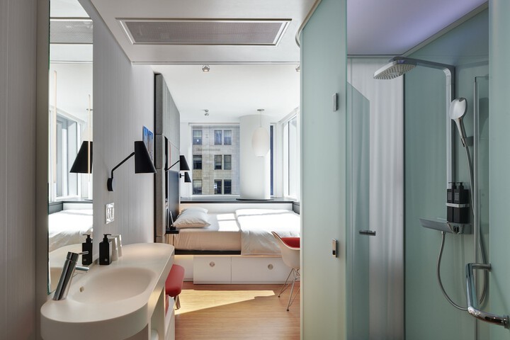 Room 18 of 43