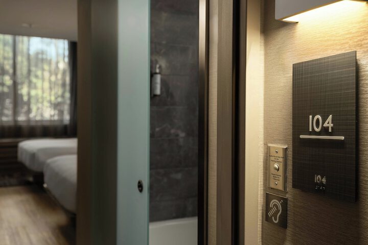 Room 31 of 64