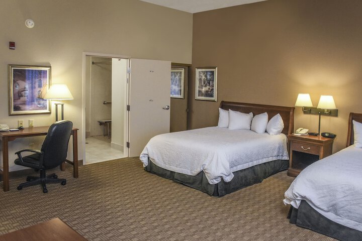 Hampton Inn & Suites Youngstown-Canfield