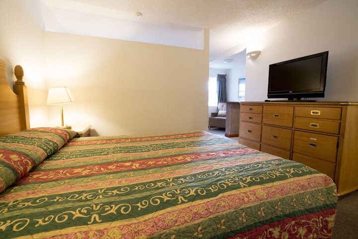 Room 27 of 37