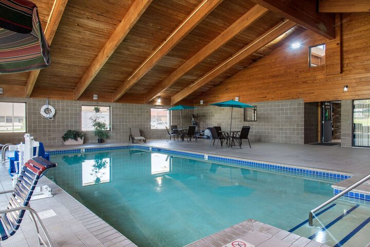 Pool 10 of 64