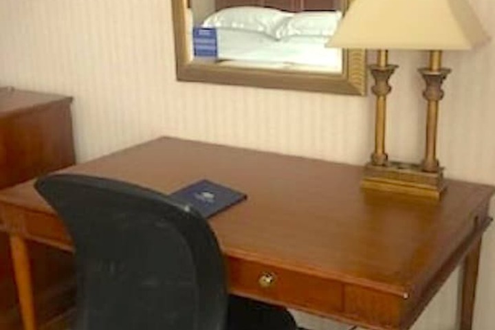 Room 11 of 33