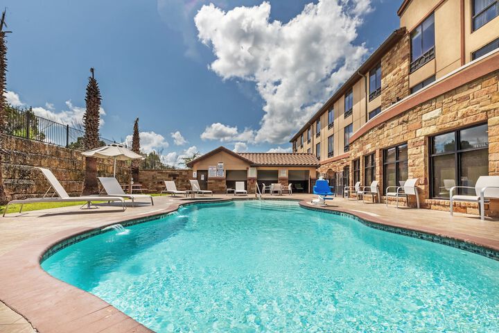 Holiday Inn Express & Suites Austin NW - Lakeway by IHG