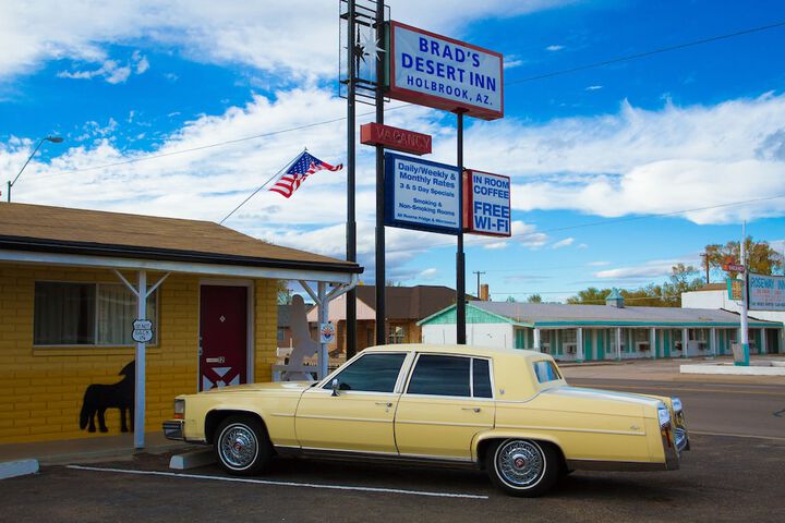 Brads Desert Inn