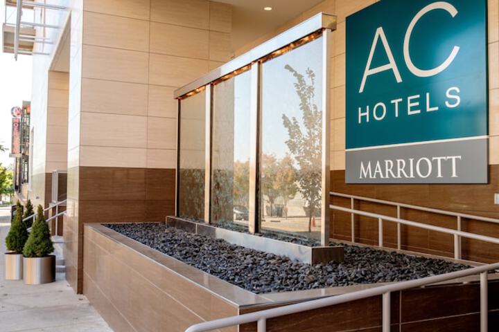 AC Hotel by Marriott Cincinnati at the Banks