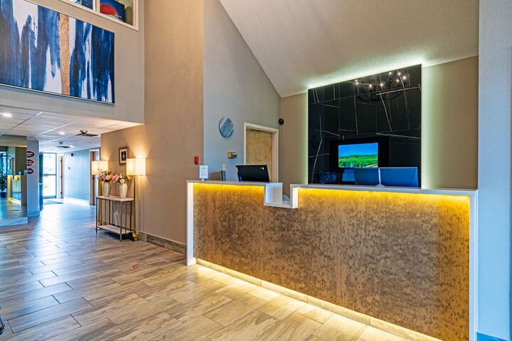 Hotel Interior 17 of 34
