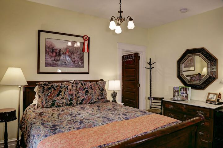 Room 35 of 49