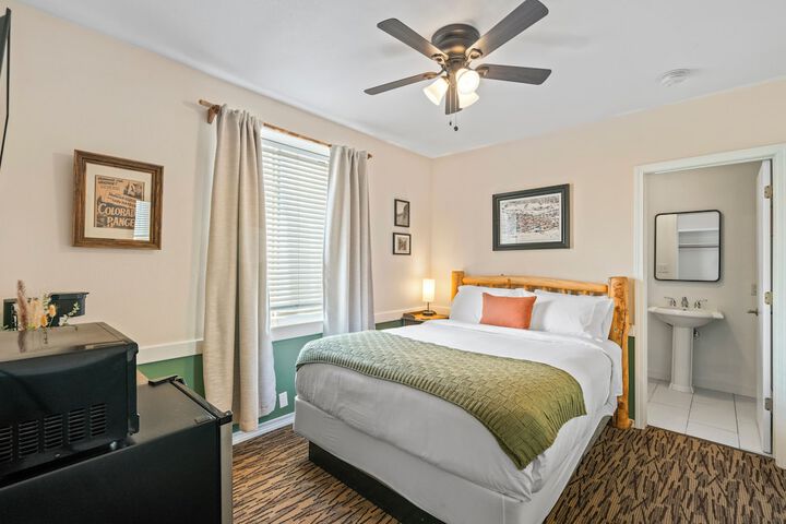 Room 30 of 47