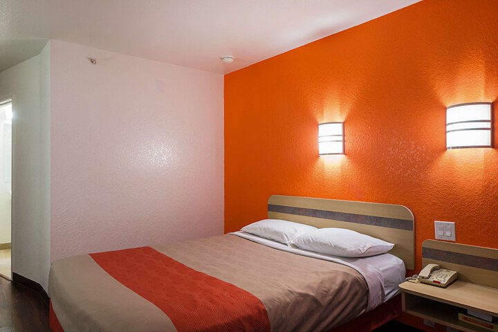Room 54 of 58