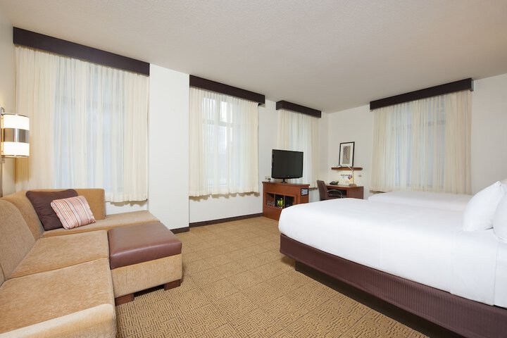 Hyatt Place Des Moines / Downtown