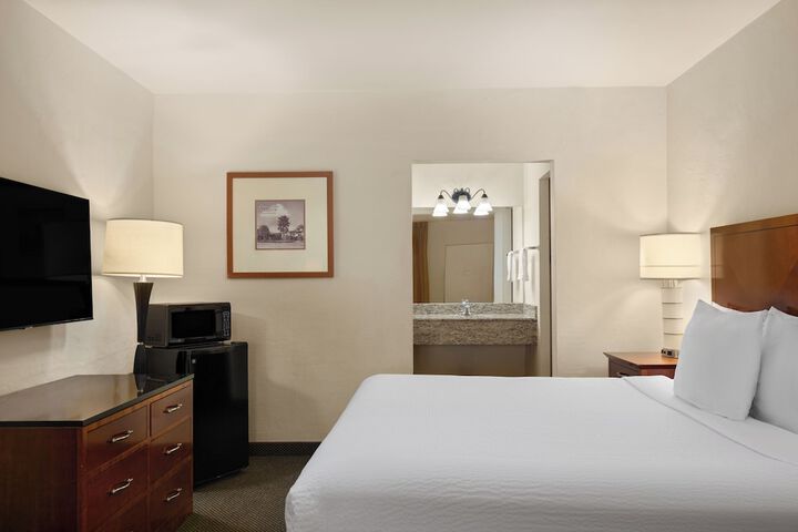 Room 12 of 37