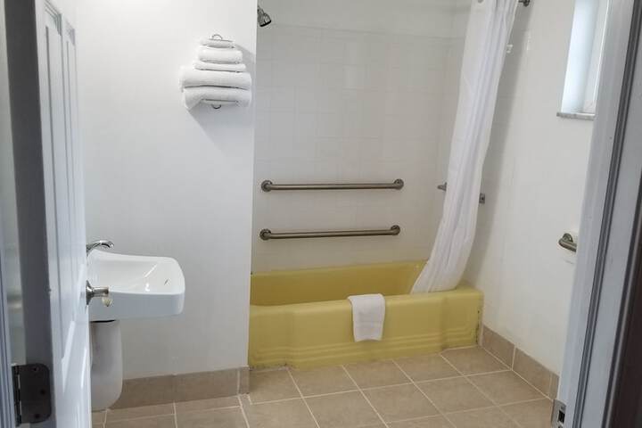Room 15 of 22