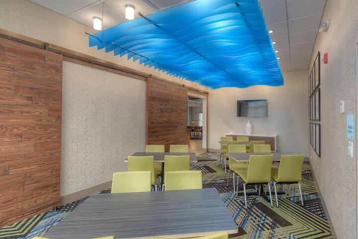 Holiday Inn Express & Suites Fort Mill by IHG