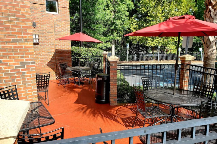 Comfort Suites Charleston West Ashley