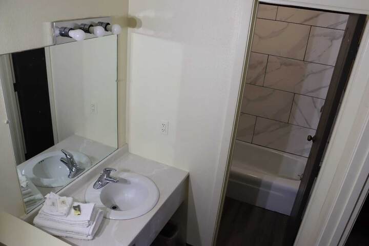 Budget Inn - Troy