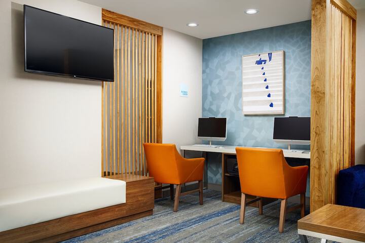 Holiday Inn Express & Suites Wheeling by IHG