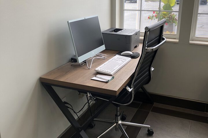 Business Center 21 of 23