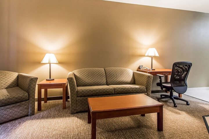 Room 21 of 32