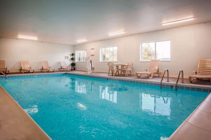 Pool 4 of 15