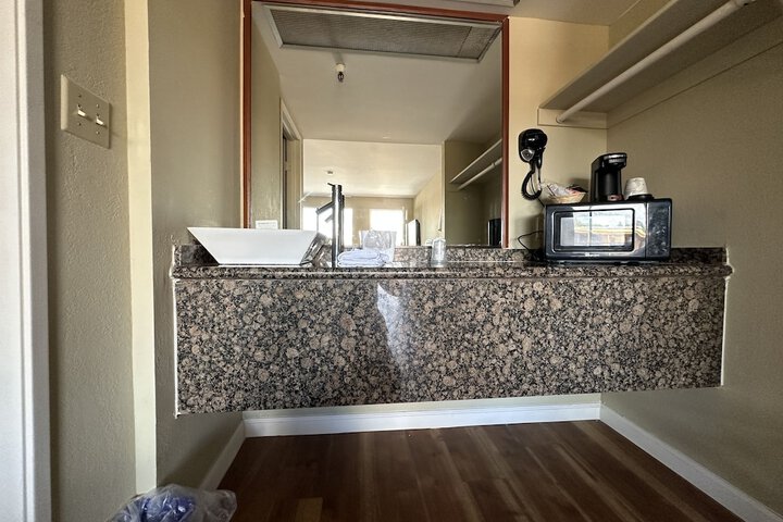 Travelodge by Wyndham Reno Downtown