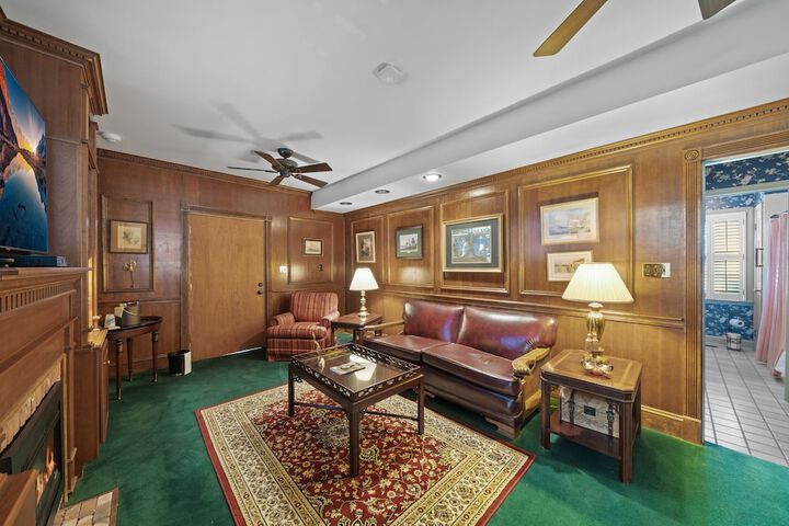 Room 27 of 51