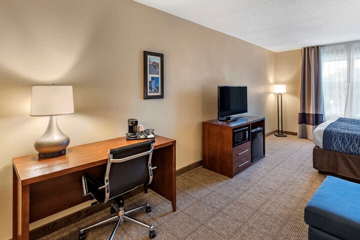 Room 10 of 30