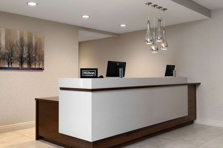 DoubleTree by Hilton Pittsburgh Airport
