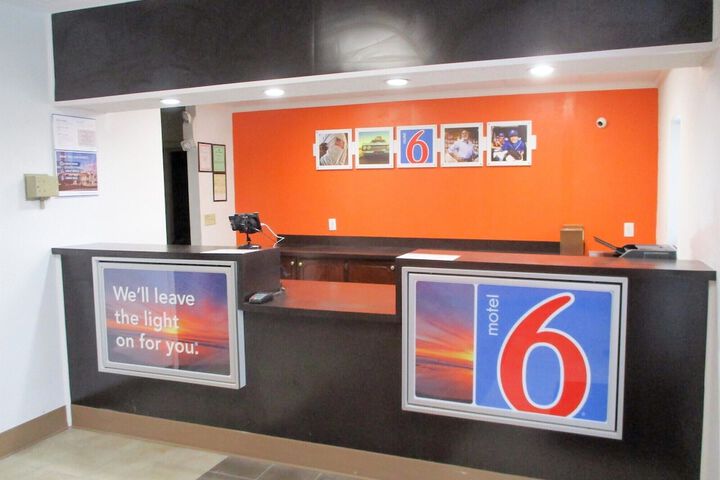 Motel 6 Bay Minette AL