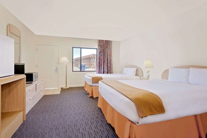 Room 17 of 18