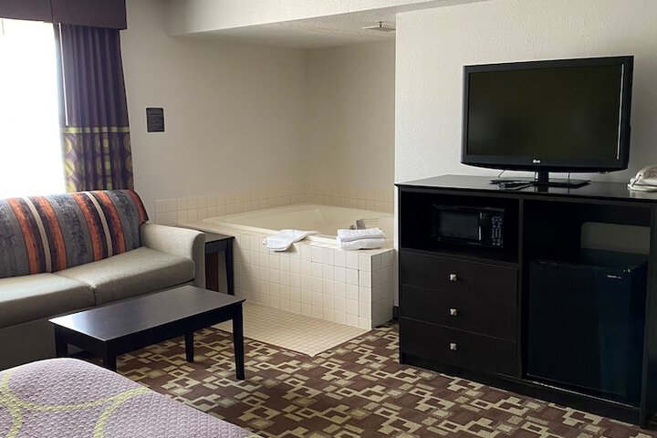 Super 8 by Wyndham Independence IA
