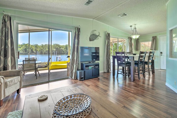 Anglers Getaway: Homosassa Home w / Boat Dock!