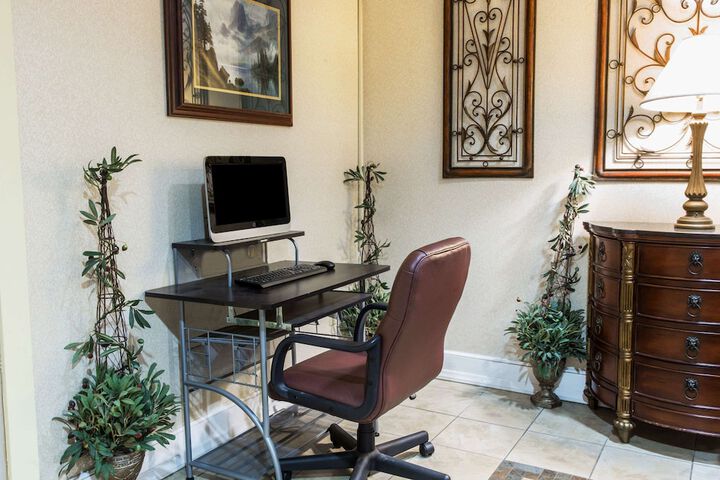 Business Center 11 of 11