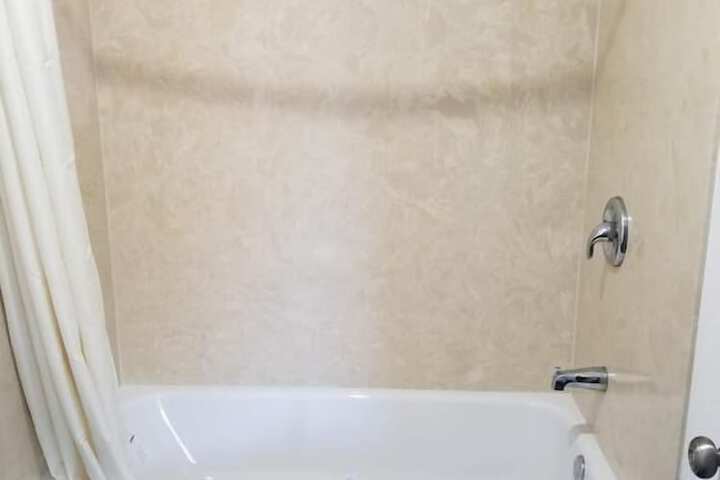 Room 15 of 18