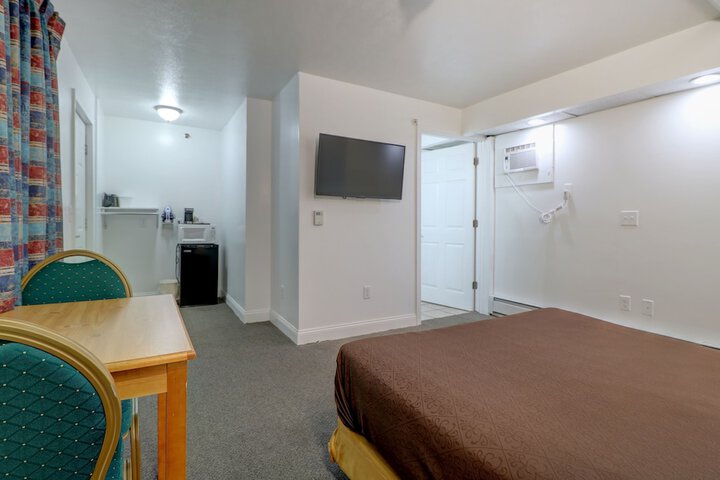 Room 7 of 20