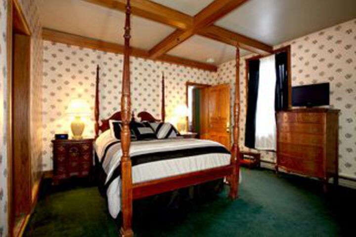 Jane Fargo Hotel