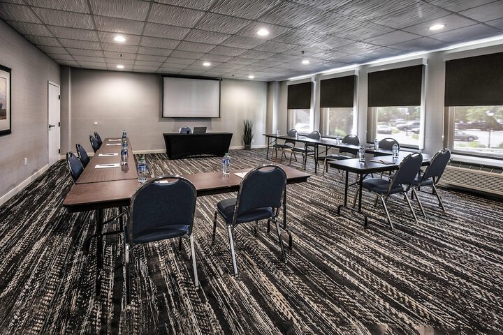 Comfort Suites Chincoteague Island Bayfront Resort