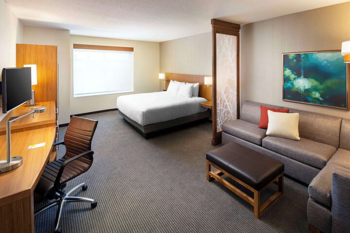Room 13 of 20