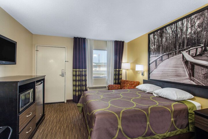 Room 7 of 24